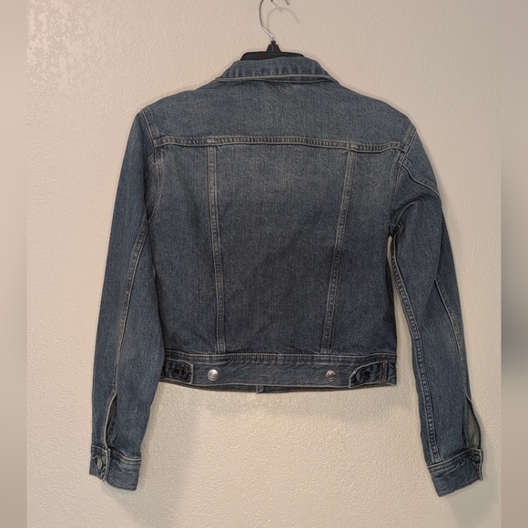 Everlane The Shrunken Denim Jacket - Picture 5 of 8